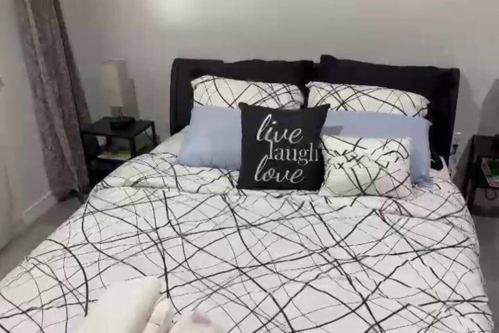 Your Cozy Comfy Rental Нью-Йорк Экстерьер фото